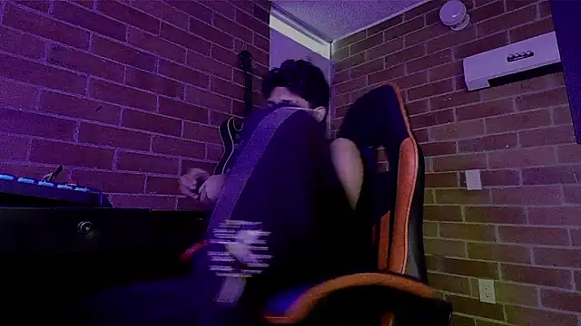 ethann2  online show from June 11, 12:32 am