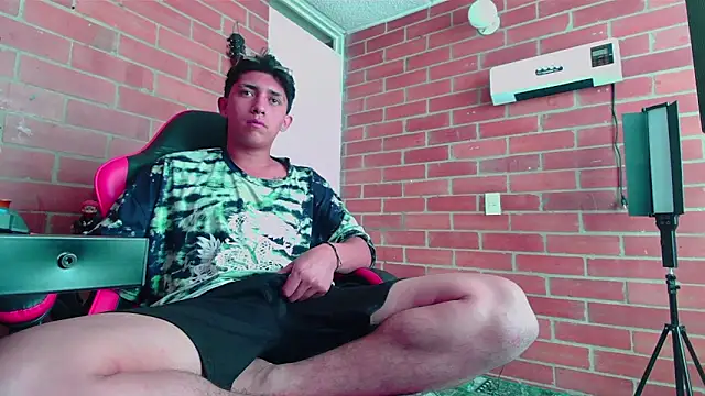 ethann2  online show from June 4, 7:53 pm