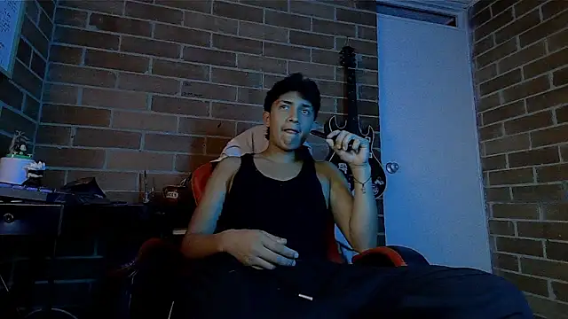 ethann2  online show from June 8, 11:39 pm
