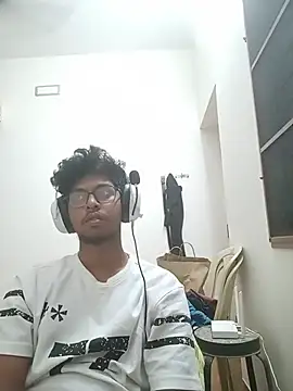 letsplaygame online show from August 9, 1:06 pm