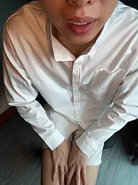 tuanhip online show from May 19, 3:57 am