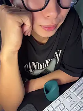 tuanhip online show from May 29, 9:52 am
