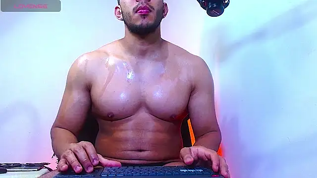 georgeholl online show from July 31, 9:13 pm