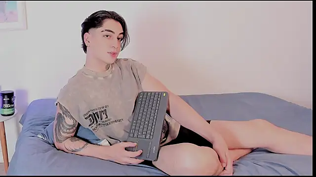 Thiago angel online show from July 21, 5:53 am
