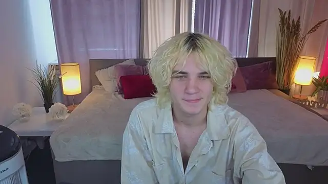 JameMilann online show from May 28, 1:09 pm