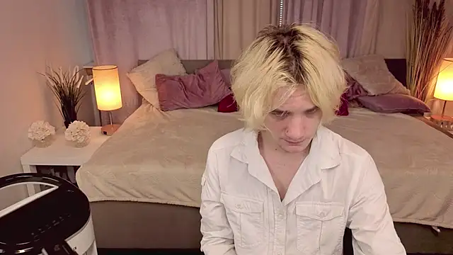 JameMilann online show from June 9, 6:26 am