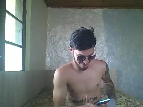 robertmrn112 online show from May 31, 2:05 pm