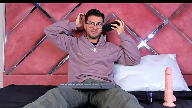 RodrigoColby2 online show from June 12, 2:54 am