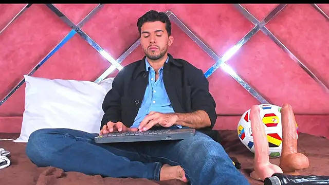 RodrigoColby2 online show from June 22, 3:25 am