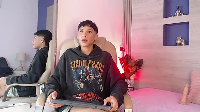 Velvet An online show from April 28, 4:06 am