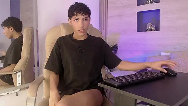 Velvet An online show from April 22, 4:41 am