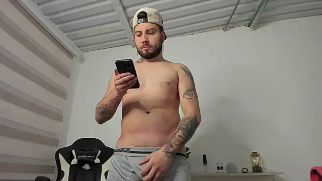 AaronHardi online show from May 30, 4:01 am