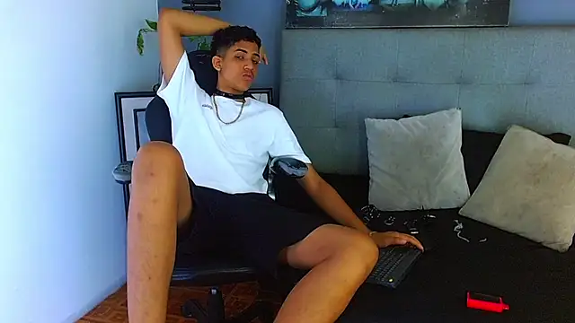 Lukaz Caballero online show from July 12, 4:14 am