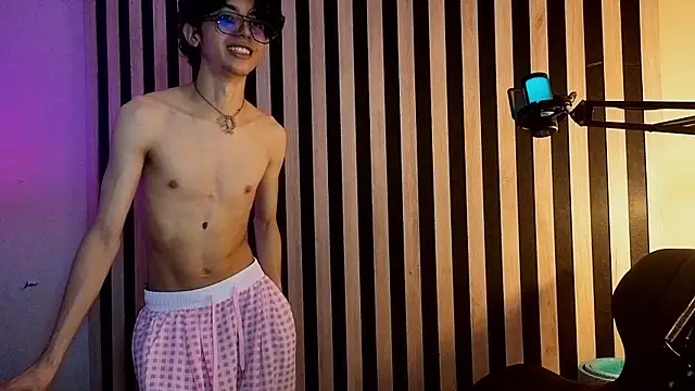 Twink Sebas7 online show from May 13, 12:35 pm