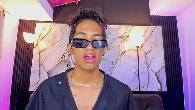 triiangel latinboy online show from June 10, 12:29 pm