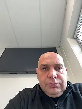 elysmay online show from June 9, 9:44 am