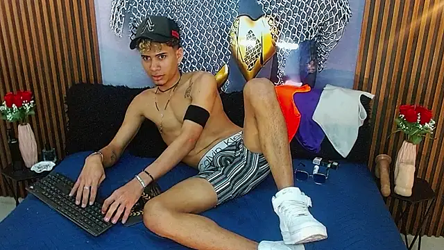 Skinny cute Alyer online show from June 6, 7:14 am