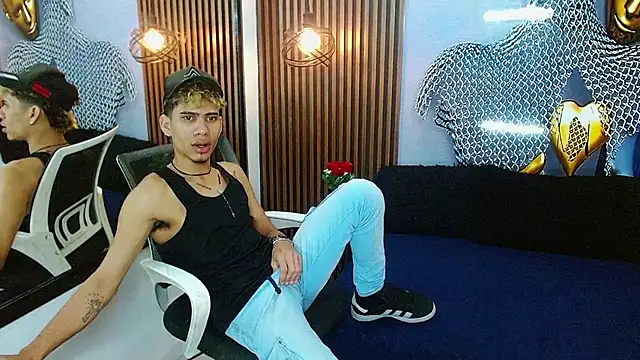 Skinny cute Alyer online show from June 11, 2:11 am
