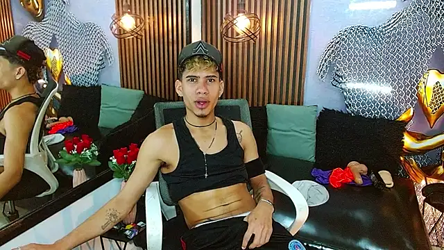 Skinny cute Alyer online show from June 10, 2:24 am