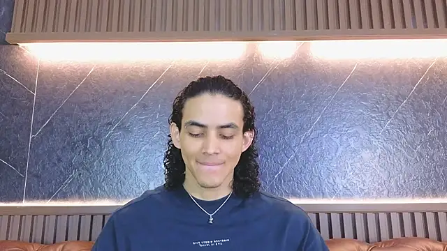 LucaAlessi online show from April 22, 1:49 pm