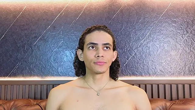LucaAlessi online show from April 24, 1:24 pm