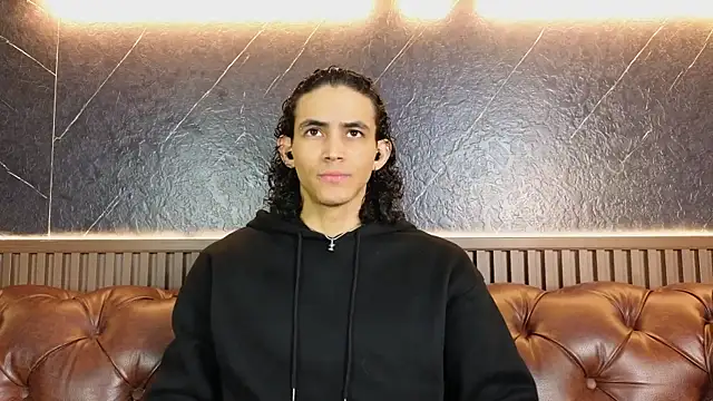 LucaAlessi online show from April 23, 1:13 pm