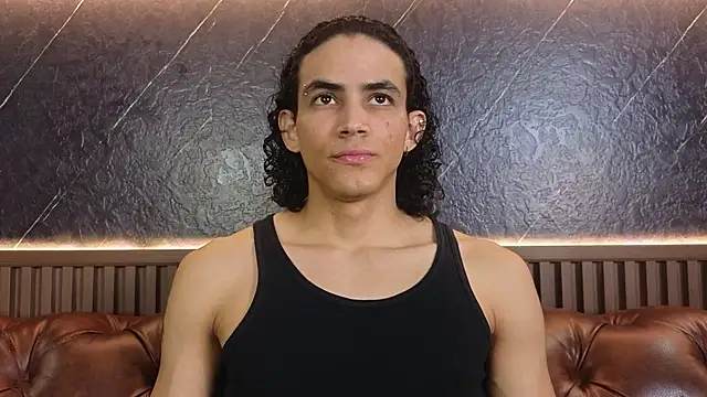 LucaAlessi online show from May 4, 5:58 pm