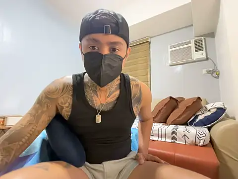 tattoo hottie online show from April 29, 5:30 pm