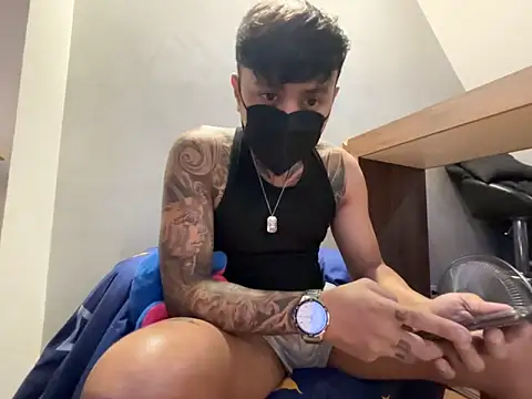tattoo hottie online show from May 1, 3:47 pm