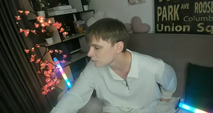 TwinkWhite online show from June 7, 8:49 pm