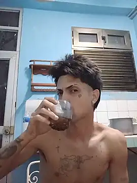 CubaxxxPeneGrande online show from April 23, 4:50 am