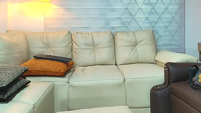oliver evans  online show from June 11, 2:53 am