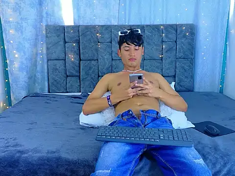 IhanKing online show from May 10, 7:26 pm