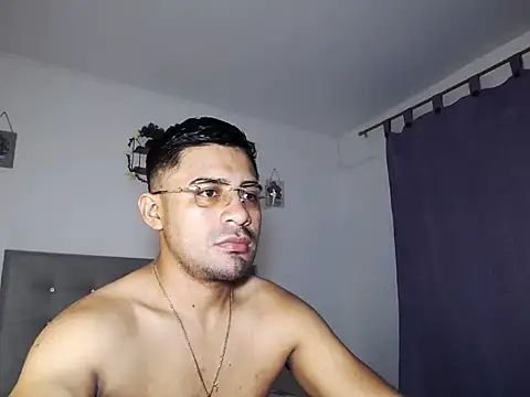 zeussexyhot online show from May 21, 5:58 am