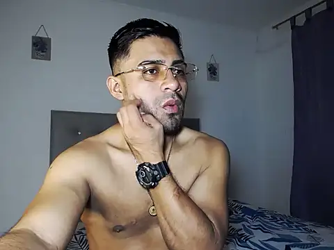 zeussexyhot online show from May 20, 5:47 am