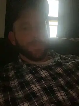 phattyluv89 online show from April 27, 6:24 pm