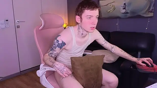 JusttJustin online show from April 18, 7:58 pm
