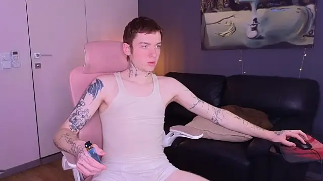 JusttJustin online show from April 18, 7:40 pm