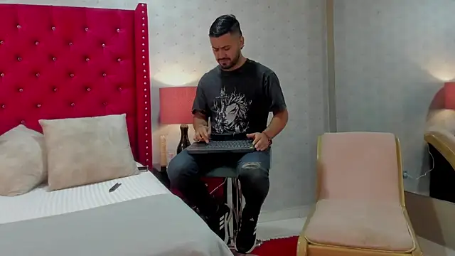 PaoloWalker online show from May 7, 4:01 am