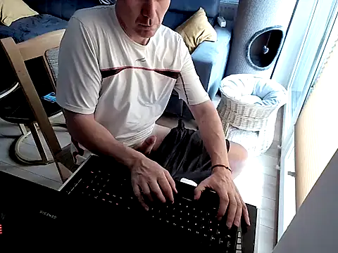 KoneserZmyslow online show from June 3, 12:07 pm