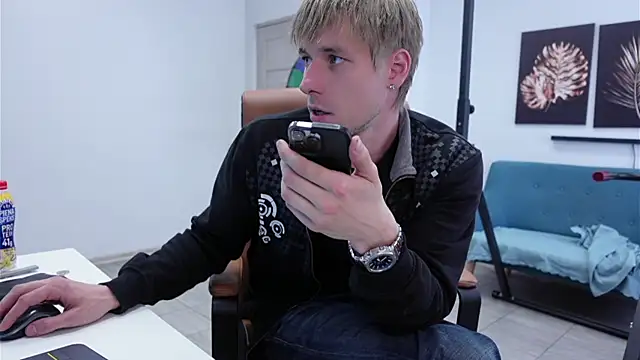 Zack Gillian online show from May 27, 4:37 pm