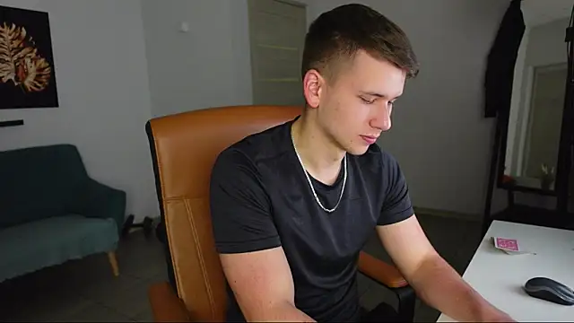 Zack Gillian online show from May 12, 8:50 pm