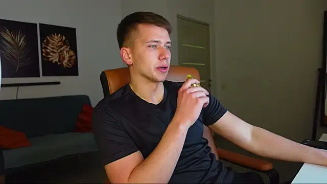 Zack Gillian online show from May 9, 8:54 pm