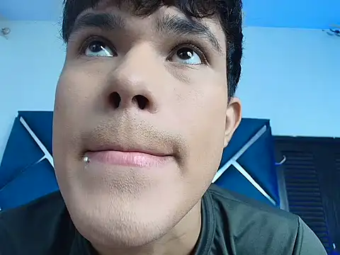EdwinBoys online show from April 22, 1:27 pm