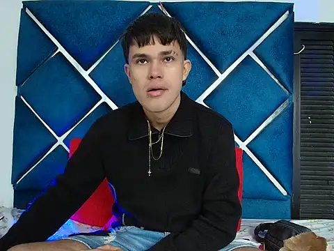 EdwinBoys online show from May 4, 1:35 pm