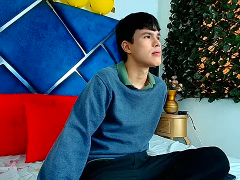 EdwinBoys online show from April 28, 2:00 pm