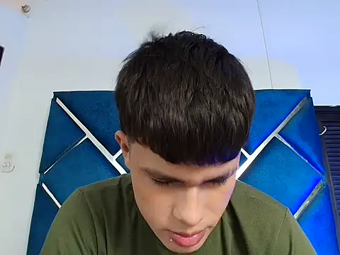 EdwinBoys online show from May 6, 1:55 pm