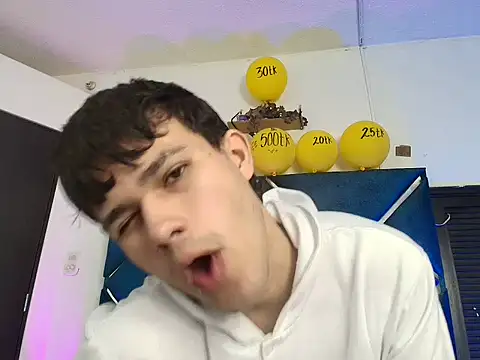 EdwinBoys online show from April 27, 1:08 pm