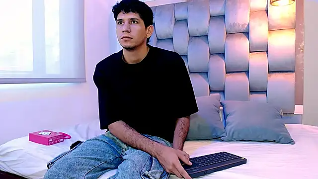 Lucas Dream online show from July 30, 11:42 am