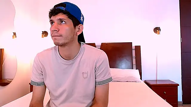 Lucas Dream online show from August 3, 11:49 am